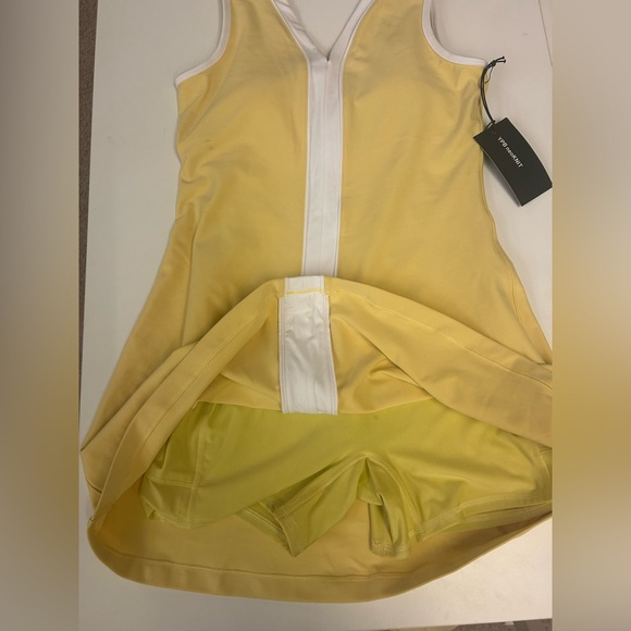 Abercrombie & Fitch YPB sculptLUX V-Neck Mini
Dress - Picture 9 of 9